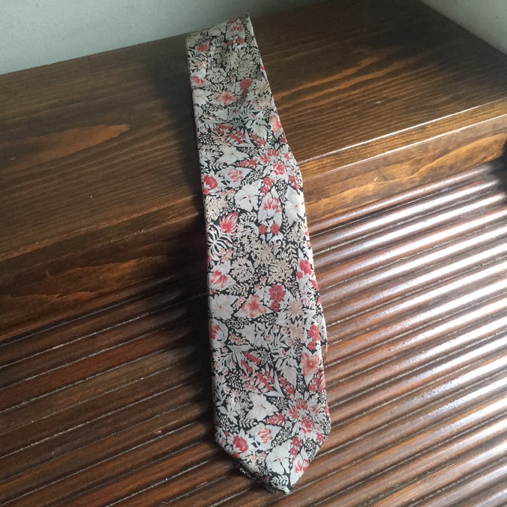 VTG mens pure silk tie